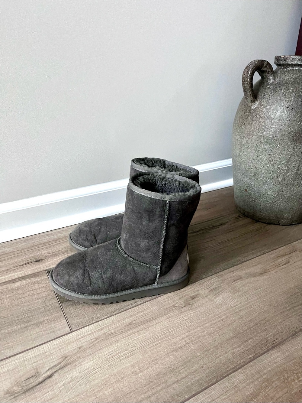 UGG Classic Short Suede Shearling Boots - Gray, Sz. 6